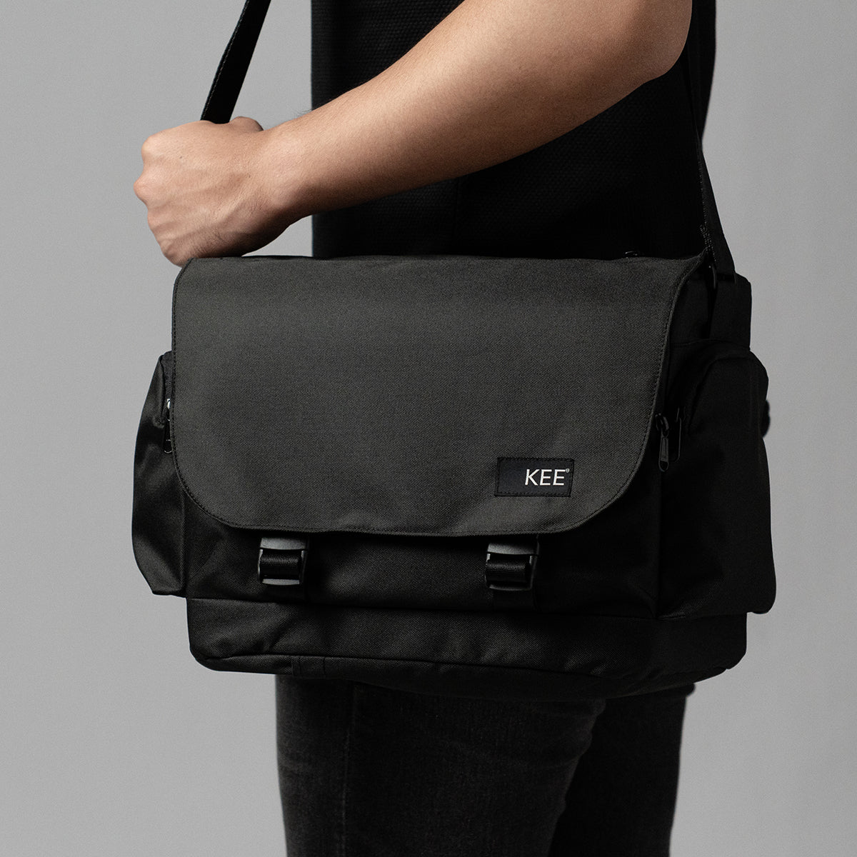 Mantis 3.0 Camera Messenger Bag