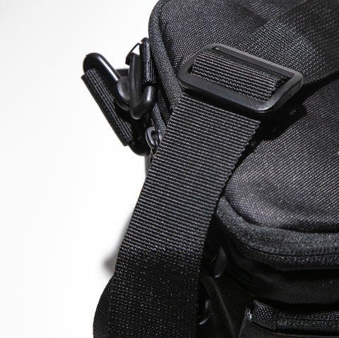 LARVAE 2.0 CAMERA SLING BAG - SAMPLE SALE-Tas Kamera-KEE INDONESIA